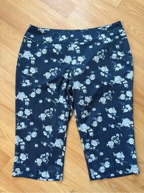 Alia Navy Blue Floral faux denim print Capris stretch Lp